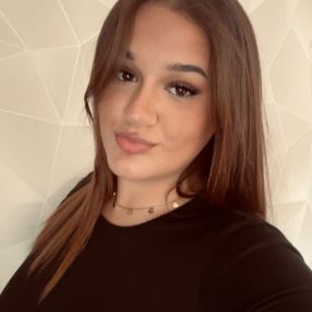 Lara, Babysitter à Fosses-la-Ville