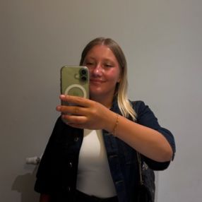 Eve, Babysitter à Jemeppe-sur-Sambre