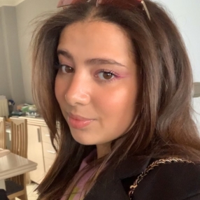 Nawal, Babysit in Luik