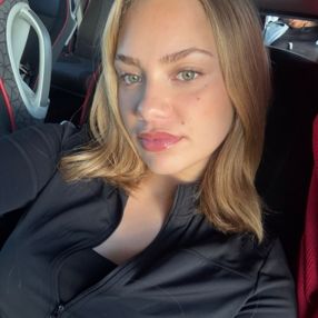 Larissa, Babysitter à Antwerpen
