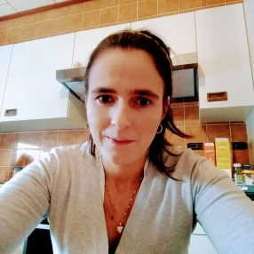 Liesbeth, Babysitter in Dendermonde