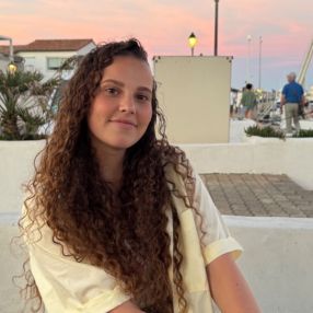 Melina, Babysitter à Wezembeek-Oppem