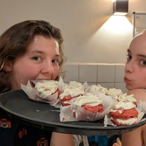 Lou-Elle, Babysitter à Waregem
