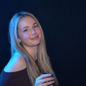 Laura, Babysit in Haaltert