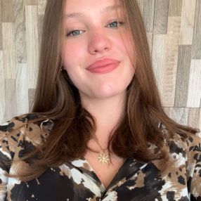 Eva, Babysitter à Jemeppe-sur-Sambre