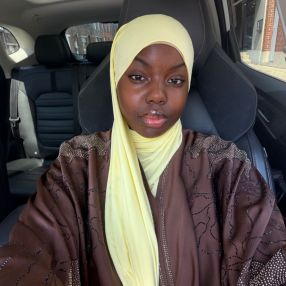 Khadidja, Babysitter à Bergen