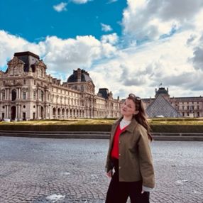 Amber, Babysit in Veldegem