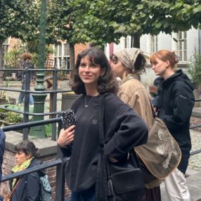 Daphnee, Babysitter in Schaarbeek