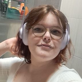 Mya, Babysitter à Manage