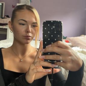 Alexia, Babysitter à Fontaine-l'Évêque
