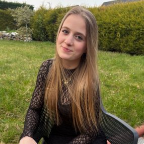 Emmeline, Babysit in Charleroi