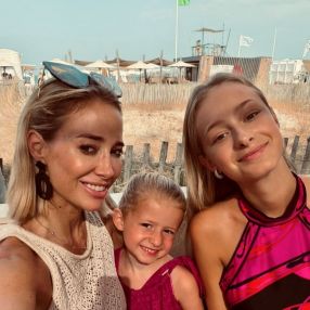 Stephanie, Gezin in Sint-Martens-Latem
