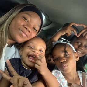 Meyla, Babysitter à Waterloo