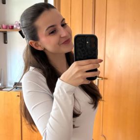 Alessia, Babysit in Forchies-la-Marche