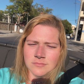 Amandine, Babysitter à Ieper