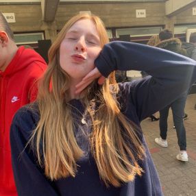 Nienke, Babysit in Maaseik