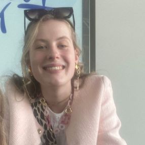 Rhona, Babysit in Temse