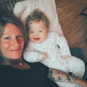 Shirley, Gezin in Comblain-au-Pont