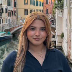 Albina, Babysit in Heist-op-den-Berg