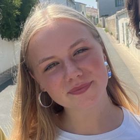 Axelle, Babysitter in Mortsel