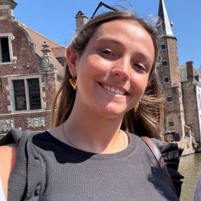 Camille, Babysitter à Houthulst