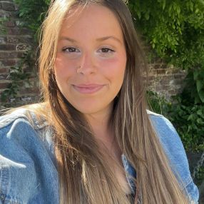 Noemie, Babysit in Anderlues