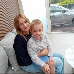Mien, Babysitter à Roosdaal
