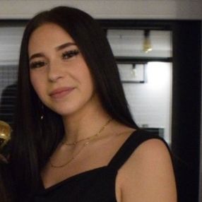 Elya, Babysitter à Musson