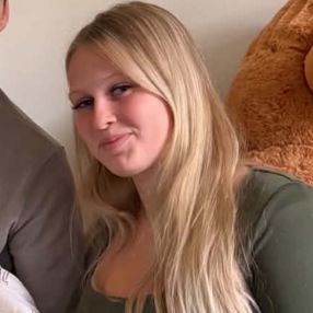 Elise, Babysitter à Izegem