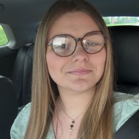 Justine, Babysitter à Doornik