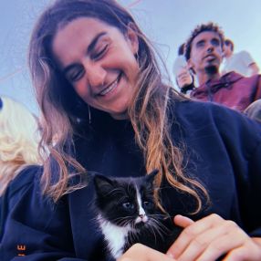 Odile, Babysitter in Izegem
