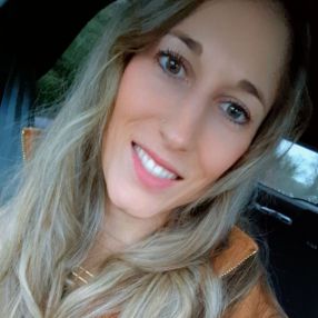 Melissa, Babysitter à Dour