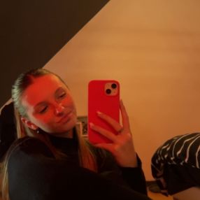 Clara, Babysitter à Floreffe
