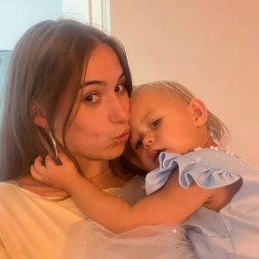 Yentl, Babysit in Zonhoven