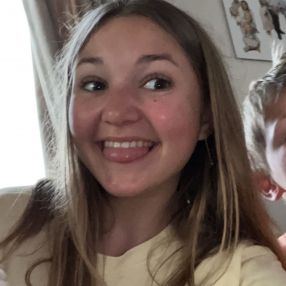 Noor, Babysit in Staden