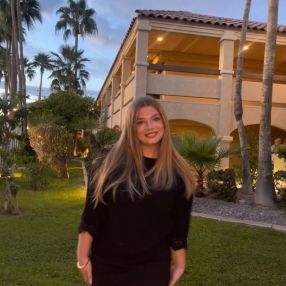Jeanne, Babysitter à Profondeville