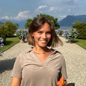Lucie, Babysitter à Esneux