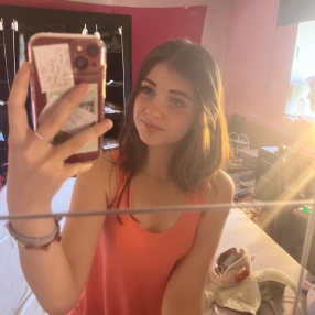 Chloe, Babysit in Tintigny