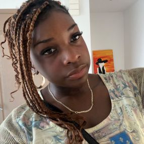 Jael, Babysitter à Lede