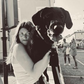 Nina, Babysitter à Zedelgem