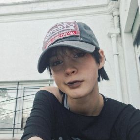 Angela, Babysitter à Montigny-le-Tilleul