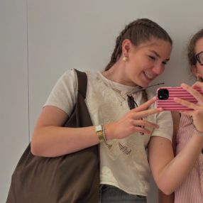 Meline, Babysitter à Fosses-la-Ville