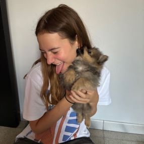 Liany, Babysitter à Roosdaal
