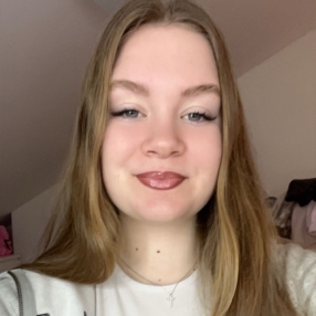 Kayleigh, Babysit in Beveren