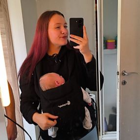 Zoe, Babysitter in Beringen