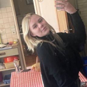 Emmanuelle, Babysitter à Dentergem