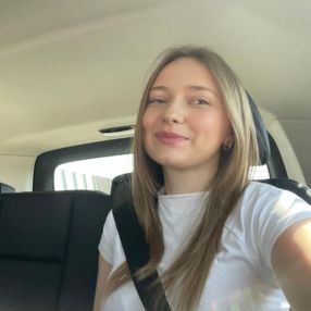 Amber, Babysitter à Hoeselt