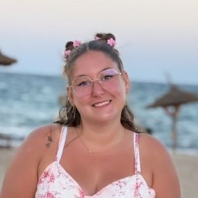 Doriane, Babysitter à Seraing