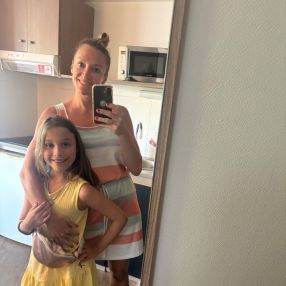 Melissa, Famille à Courcelles