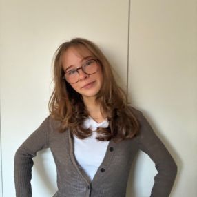 Laura, Babysit in Ranst